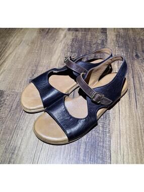 Bueno Women's Kina Sandals Size 40 100% Real  Leather Boho Coastal Quiet Luxury